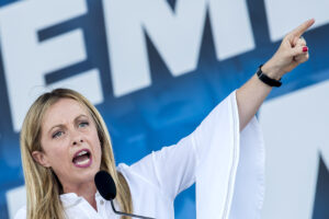 Giorgia Meloni leader del centrodestra: vola nei sondaggi e ha anche un piano