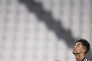 Foto LaPresse – Fabio Ferrari
11 Luglio 2020 Torino, Italia 
Sport
Calcio
Juventus Fc vs Atalanta – Campionato di calcio Serie A TIM 2019/2020 – Allianz Stadium.
Nella foto:Cristiano Ronaldo (Juventus F.C.);

Photo LaPresse – Fabio Ferrari
July 11, 2020 Turin, Italy
sport
soccer
Juventus Fc vs Atalanta  – Italian Football Championship League A TIM 2019/2020 – Allianz Stadium.
In the pic:Cristiano Ronaldo (Juventus F.C.);