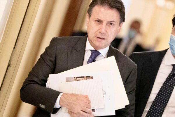 Foto Filippo Attili/Palazzo Chigi/LaPresse 27-07-2020 Roma, Italia PoliticaIl Presidente Giuseppe Conte a Palazzo ChigiDISTRIBUTION FREE OF CHARGE – NOT FOR SALE – Obbligatorio citare la fonte LaPresse/Palazzo Chigi/Filippo Attili