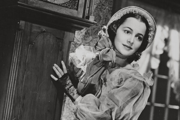 Ritratto di Olivia de Havilland, la Melania di Via col vento