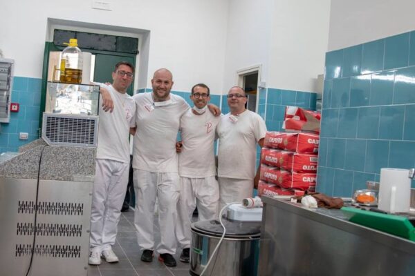 Poggiorele, apre la pizzeria per i detenuti: “La buona pizza aiuta a cambiare vita” Poggiorele, apre la pizzeria per i detenuti: “La buona pizza aiuta a cambiare vita”