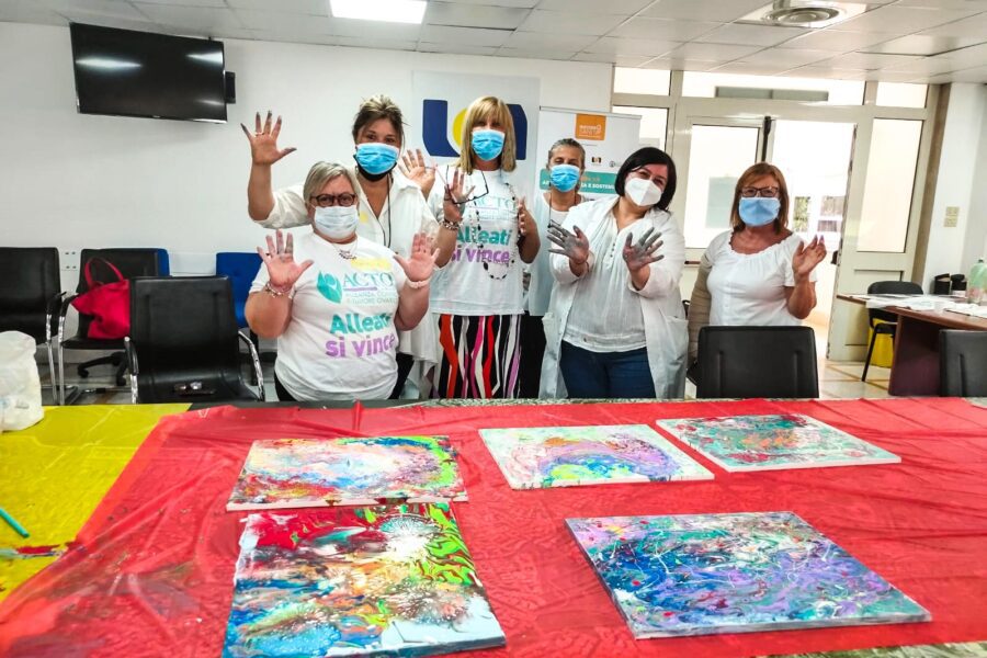 Pazienti artisti per un giorno, al Pascale pittura come cura