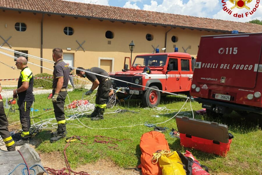 Cade in un pozzo di 30 metri, muore bambino di 12 anni: era al centro estivo
