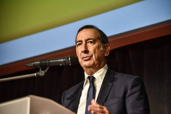 Beppe Sala boccia la Sanità lombarda: “Tutto da rifare”