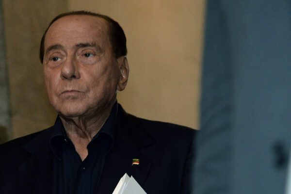 Sentenza Berlusconi, attacco frontale dell’Anm al Riformista: “Solo noi possiamo distribuire intercettazioni”