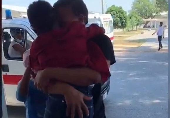 Il coraggio di Juniò, a 6 anni attraversa il Mediterraneo per abbracciare la madre