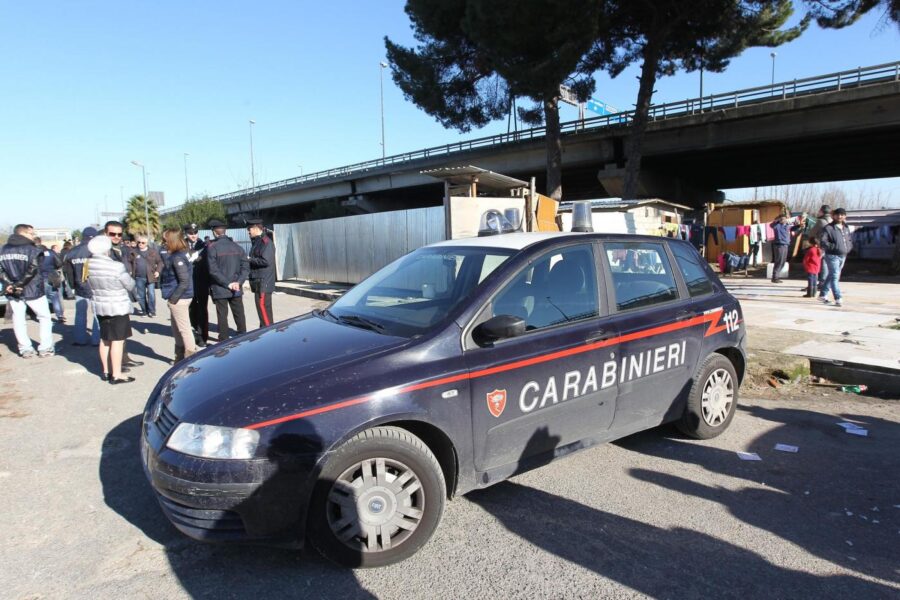 Nel campo rom di Scampia 17enne incinta positiva al Covid: contagiati anche due familiari
