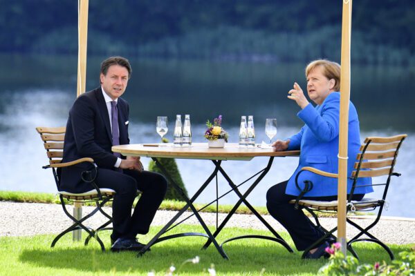 Vertice Conte-Merkel, sponda tedesca sul Recovery Fund: “Crisi va supera in modo solidale, da Italia straordinaria disciplina”