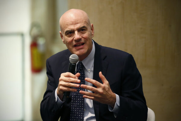 La Procura di Milano a gamba tesa su Eni: chiesti 8 anni per Descalzi e Scaroni