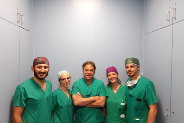 Monaldi, intervento eccezionale su ragazzina di 15 anni già trapiantata di cuore