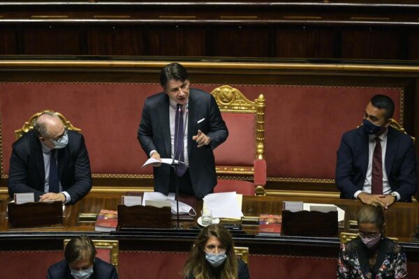 Sì al Mes, il Partito Democratico piega il Movimento 5 Stelle