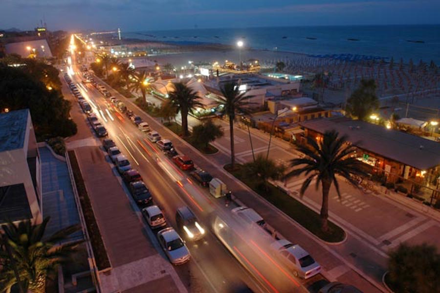 Aggressione omofoba sul lungomare di Pescara, presto il 20enne autore del pestaggio