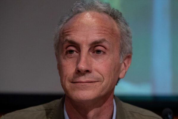 Travaglio difende disperatamente il suo ‘dipendente’ Antonio Esposito, tutte le balle per blindare il giudice