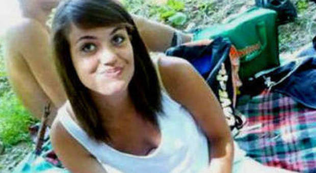 Vola da un balcone in vacanza, due giovani scagionati: “Non stavano inseguendo Martina”