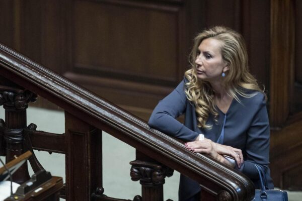 “Amedeo Franco si voleva scusare con Berlusconi”, le rivelazioni di Michaela Biancofiore