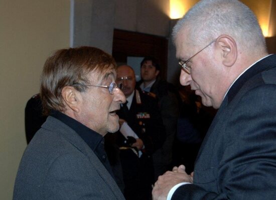 Opera biografica su Lucio Dalla, allo scrittore Raffaele Lauro il premio ‘Caravella Tricolore 2020’