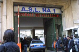 Sangue a Napoli, uomo ucciso con numerose coltellate Sangue a Napoli, uomo ucciso con numerose coltellate