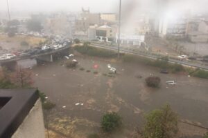 Bomba d’acqua su Palermo, due morti intrappolati nell’auto sommersa dalla pioggia