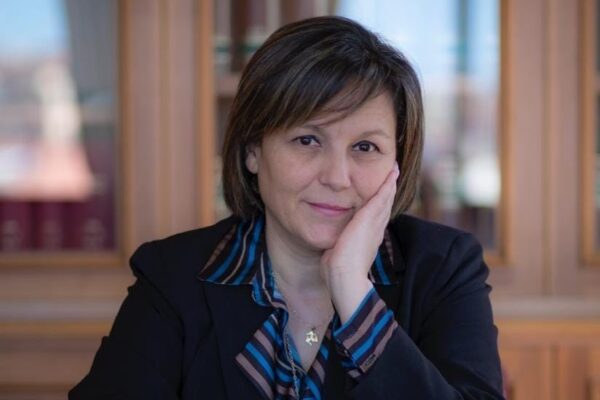 La deputata grillina Aiello paragona testimoni di giustizia agli ebrei di Auschwitz: “Loro fortunati a essere uccisi”