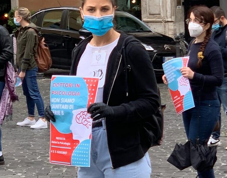 Esami di abilitazione in psicologia, caos e proteste: “Ci stanno togliendo la dignità”
