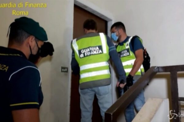 Roma, smantellata gang di spacciatori: 6 arresti