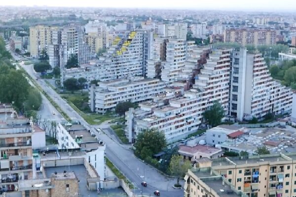 Pace e droga, spaccio no stop durante il lockdown: il ‘brand criminale’ della Vanella Grassi