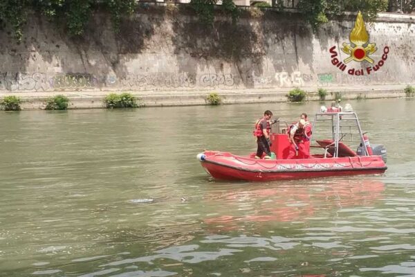 Roma, ripescato il cadavere di un uomo anziano nel Tevere