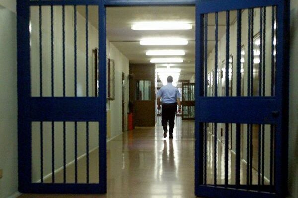 Liberiamo i penitenziari da virus e burocrazia, ecco come