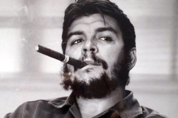 “Tra due minuti ti sparo”, storia della morte di Che Guevara: “Vigliacchi”