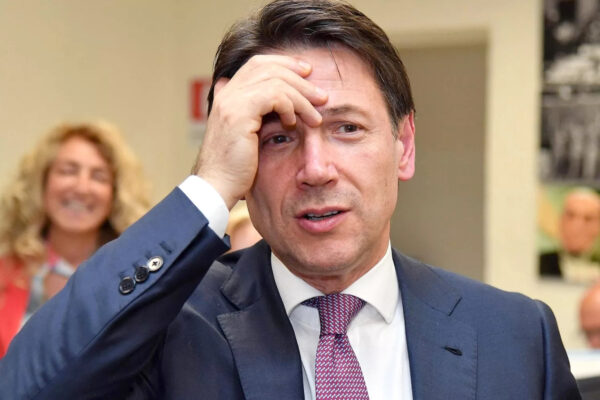 La prepotenza dell’analfabetismo del premier Giuseppe Conte