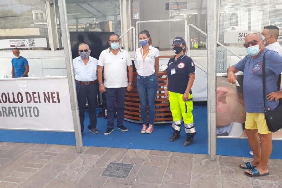 Tir della prevenzione a Palinuro, i dermatologi del Pascale visitano oltre 200 persone