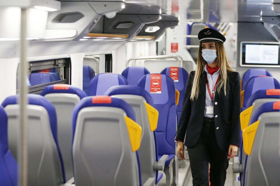 Foto Cecilia Fabiano/ LaPresse 
02 Luglio 2020 Roma   (Italia)
Cronaca 
Presentazione del treno regionale Rock 
Nella Foto :  il treno al binario della stazione Termini
Photo Cecilia Fabiano/LaPresse
July 2 , 2020  Rome  (Italy) 
News
New train for local transport  
In the pic : the train at central station