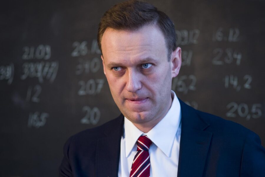 Navalny, l’ospedale nega il trasferimento in Germania: l’oppositore resta in Russia