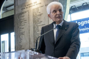 Foto Paolo Giandotti/Ufficio Stampa Quirinale/LaPresse30-07-2020 Bologna – ItaliaPoliticaIl Presidente della Repubblica Sergio Mattarella alla stazione di Bologna subito dopo aver deposto una corona di fiori sulla lapide in memoria delle vittime della strage.DISTRIBUTION FREE OF CHARGE – NOT FOR SALE