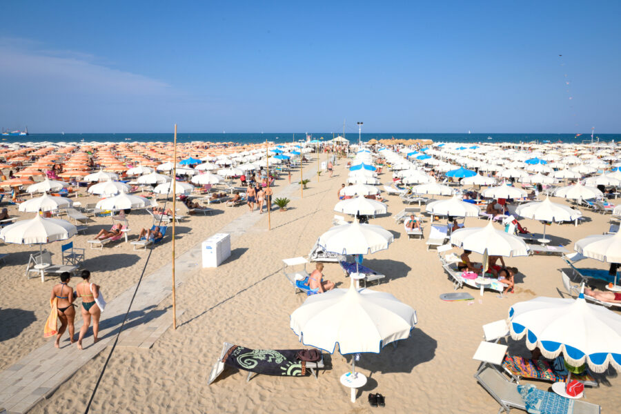 Ferragosto ai tempi del Covid: feste cancellate e mascherine obbligatorie