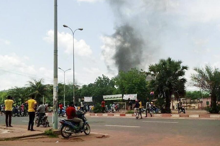 Mali, golpe dei militari: “Arrestati il presidente e il premier”