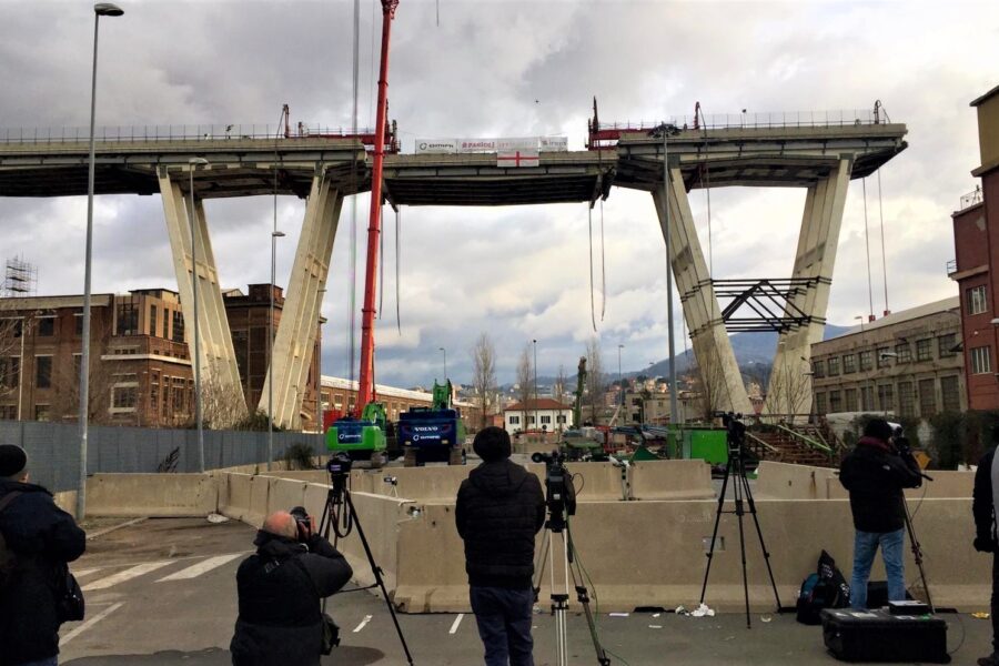 Un ponte, l’italico genio e l’indifferenza dei media