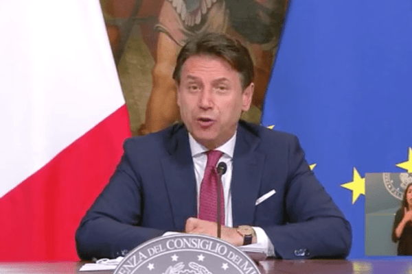 Dl agosto, Conte annuncia: “Vale 100 miliardi. Coronavirus: misure fino a 7 settembre”