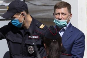 La “democrazia” in Russia, Putin fa arrestare il suo nemico: “Hai ucciso tre volte”