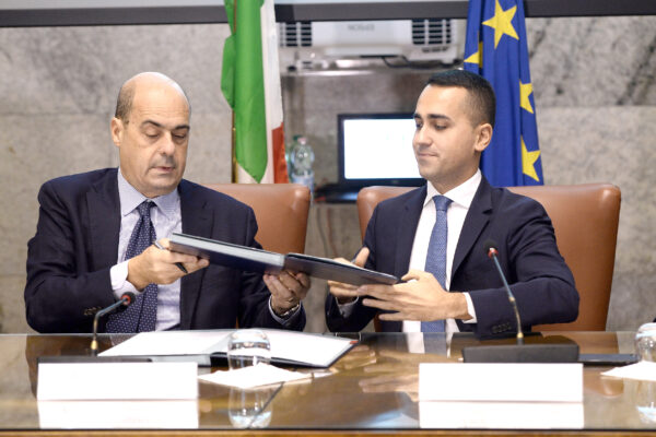 Il Pd non sta romanizzando i barbari, è quasi uguale ai 5S