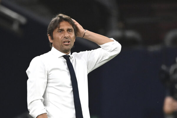 Conte, è un momento nero: vittima di una presunta truffa a Londra, doveva incassare 30 milioni di euro