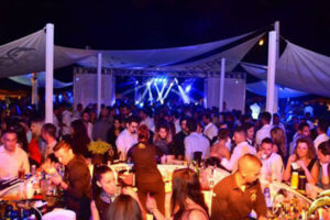 Discoteche, test al via a giugno a Gallipoli e Milano: 2mila persone con green pass Discoteche, test al via a giugno a Gallipoli e Milano: 2mila persone con green pass