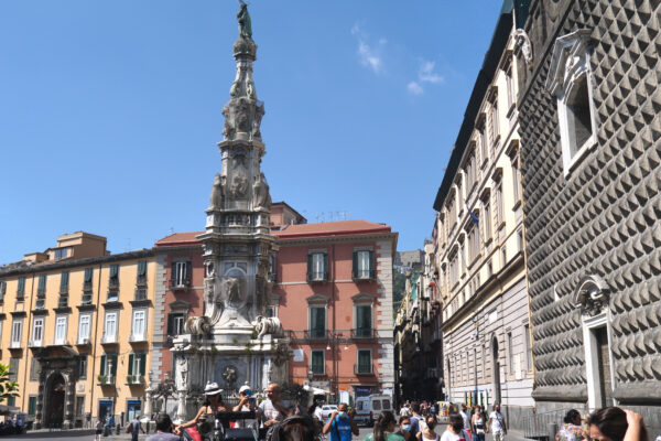 Isola pedonale a Piazza del Gesù: tra favorevoli e contrari vince lo scetticismo