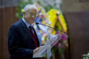 Luigi Berlinguer: “A sinistra manca il pensiero: si dia una mossa e inizi a produrlo” Luigi Berlinguer: “A sinistra manca il pensiero: si dia una mossa e inizi a produrlo”