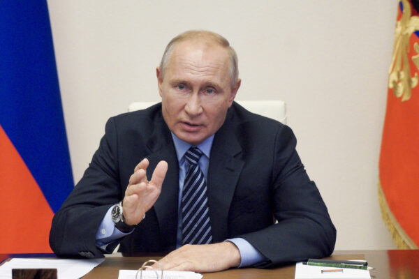 Tutti i dubbi su Sputnik, il vaccino di Putin: dai test di sicurezza mai fatti a nessuna etica