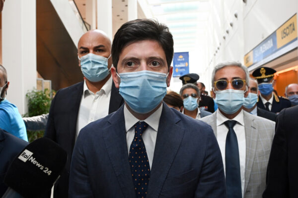 Coronavirus, Speranza rassicura: “Non ci sarà un nuovo lockdown, la scuola deve riaprire”
