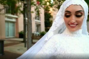 Chi è la sposa di Beirut protagonista del video durante l’esplosione