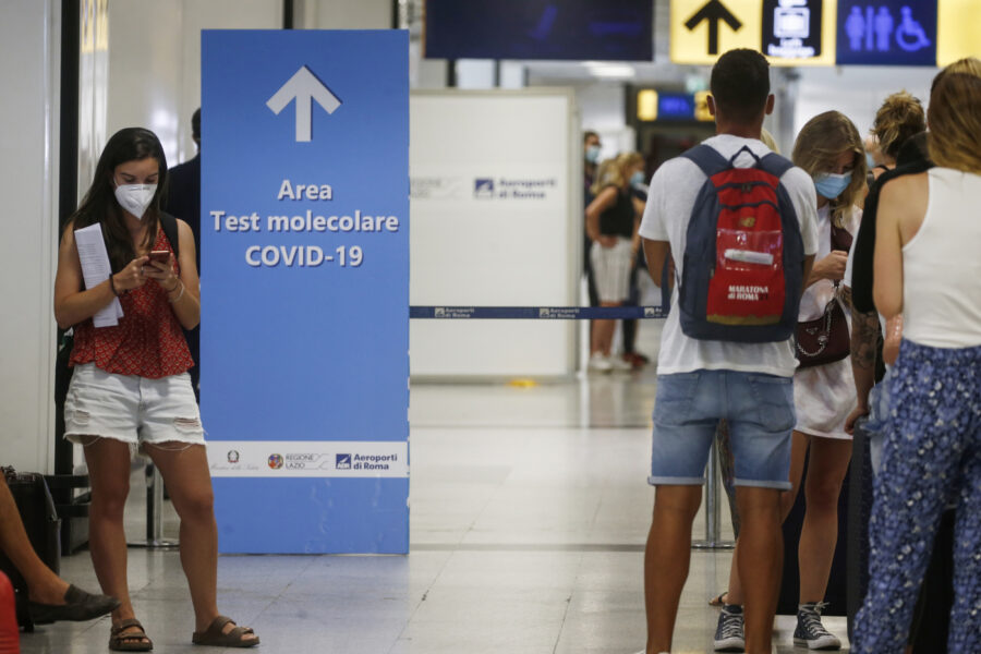Tamponi anti-Covid a Fiumicino, c’è il primo positivo: è un ragazzo rientrato da Malta