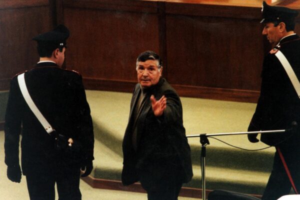 Riina è sepolto, la barbarie del 41bis è viva e vegeta