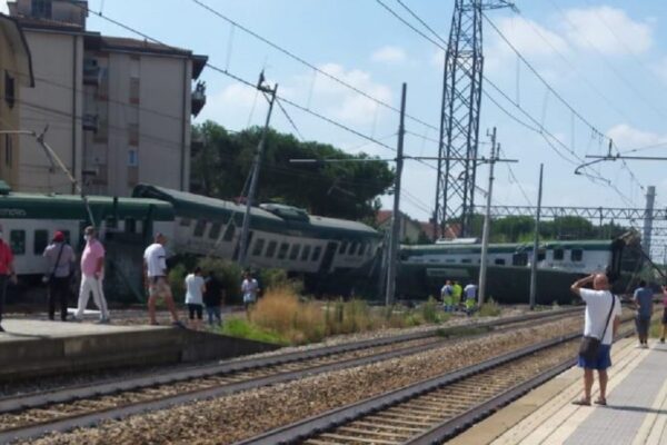 Treno deraglia sulla linea Milano-Cuneo: il convoglio ha viaggiato senza macchinista per 10 km